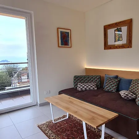 Luce Di Mare - Design With Sea View In דירה *