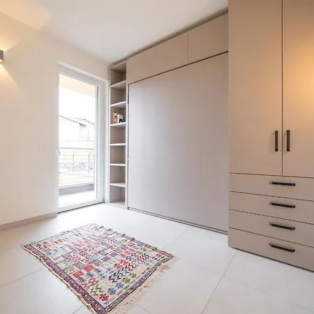 Luce Di Mare - Design With Sea View In アパート アラッシオ