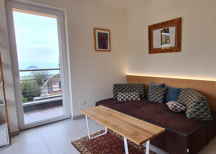 Luce Di Mare - Design With Sea View In Apartmán *